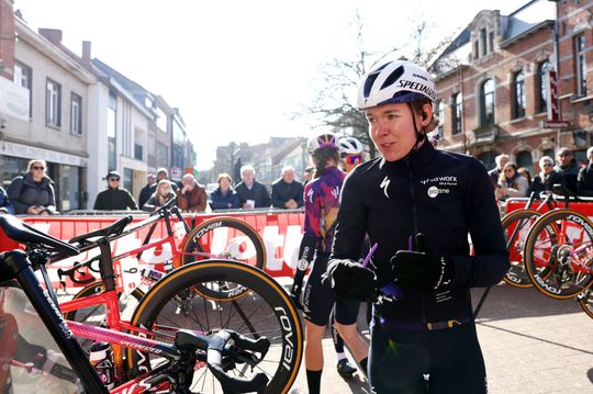 Topwielrenster Anna van der Breggen meldt zich na 'ijdele hoop' op het laatste moment af voor Waalse Pijl