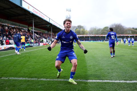 Ontknoping van jewelste in krochten van Engels voetbal: nummer twee tegen koploper om titel en promotie