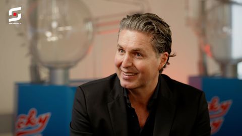 Pieter van den Hoogenband lacht om anekdote over zusje: ‘Straks sta je in dat tijdschrift’