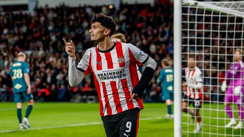 LIVE Eredivisie | Kampioen PSV krijgt 'tik' te verwerken tegen PEC Zwolle: grote teleurstelling bij Nick Olij