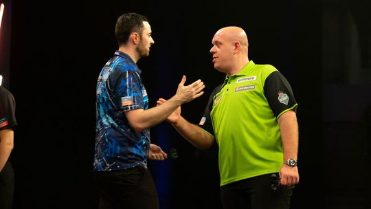 'Wisselvallige' Michael van Gerwen heeft 'speciale avond' nodig: 'Hij speelt beter dan Michael, is ook completer'