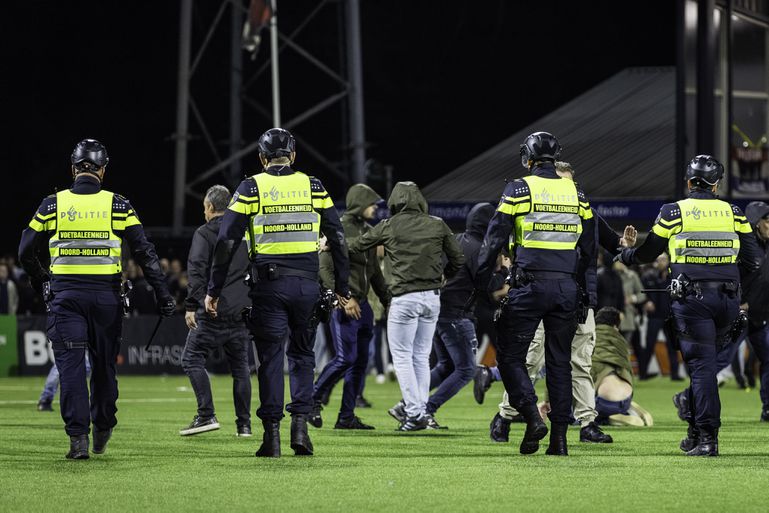 Supporter raakt gewond bij veldslag na Telstar - Den Bosch: 'Ik vind het echt droevig'