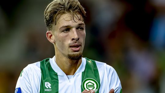 Eredivisie-uitblinkers die eerder dit seizoen modder naar elkaar gooiden komen elkaar tegen op Ibiza