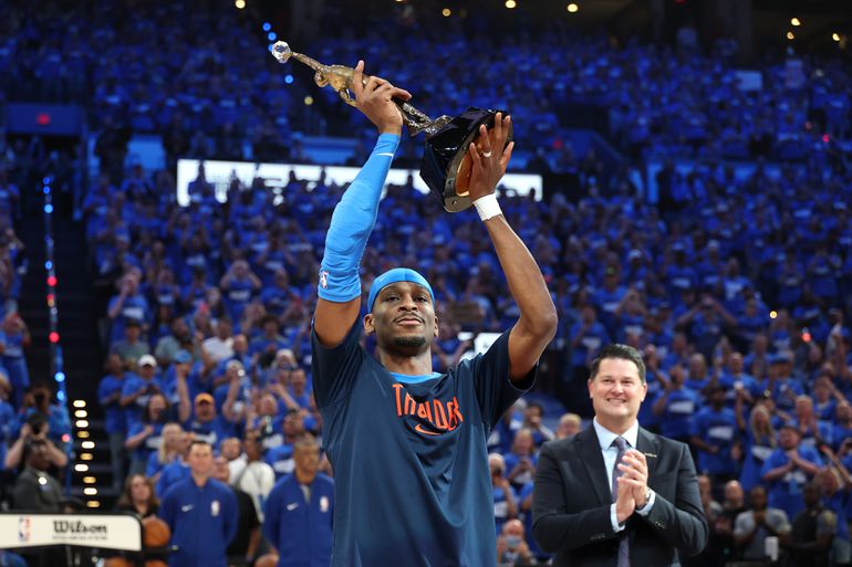 Kersverse MVP leidt OKC Thunder naar overtuigende zege in NBA Conference Finals