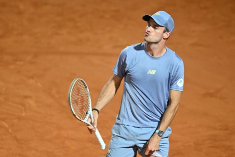 Toptennisser gaat de fout in en ziet 'baby' weggehaald worden na vergeten betaling