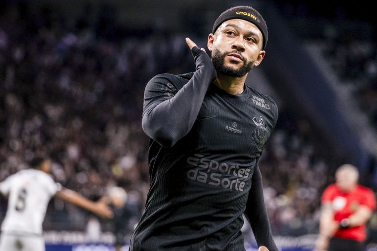 Memphis Depay wakkert geruchten over liefdesleven aan met laatste activiteit op Instagram