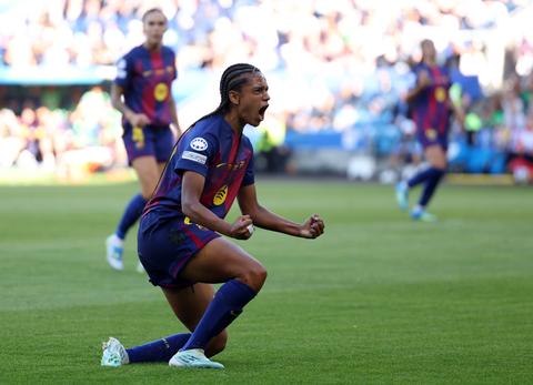 Oranje Leeuwin Esmee Brugts pakt tweede Champions League-titel na monsterzege FC Barcelona in finale