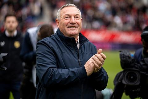 Afzwaaiende Ron Jans aast op unieke prestatie in afscheidsduel met Ajax: 'Zou iets historisch zijn'