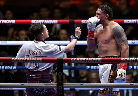 Oleksandr Usyk kreeg angstig bericht van dochter voor gevecht met Rico Verhoeven: 'Papa, ik hou van je'