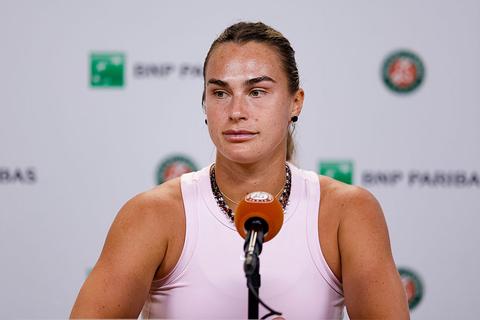 Toptennisster Aryna Sabalenka doet opvallende bekentenis voor Roland Garros: 'Mijn niveau daalde dramatisch'