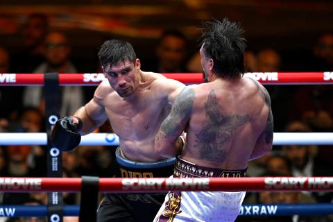 Rico Verhoeven tegen Oleksandr Usyk: de mooiste beelden van de spectaculaire boksclash