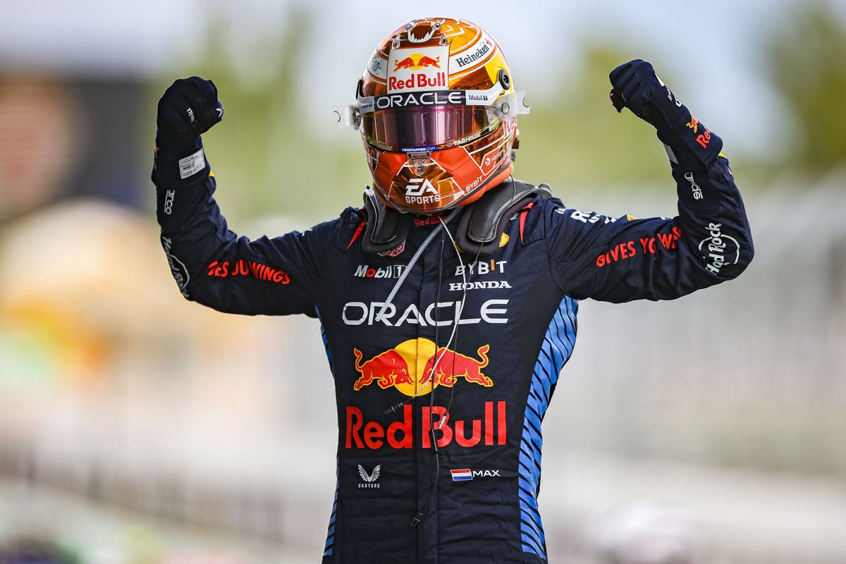 Max Verstappen houdt banden en hoofd het koelst in Spanje en wint GP, mooie strijd achter de Nederlander