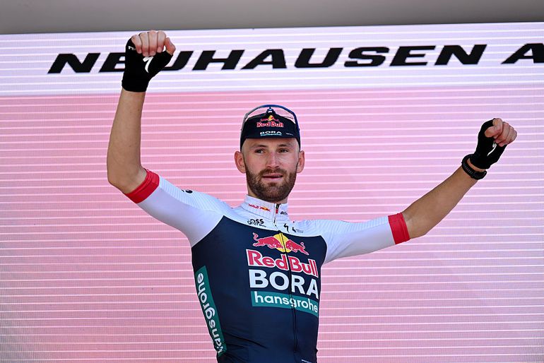 Belgische topwielrenner zorgt voor verbazing met sprintzege, één dag na uitstappen in andere koers