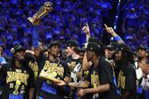 Prachtig einde aan sprookjesfinale NBA: club pakt voor het eerst in 45 jaar de titel