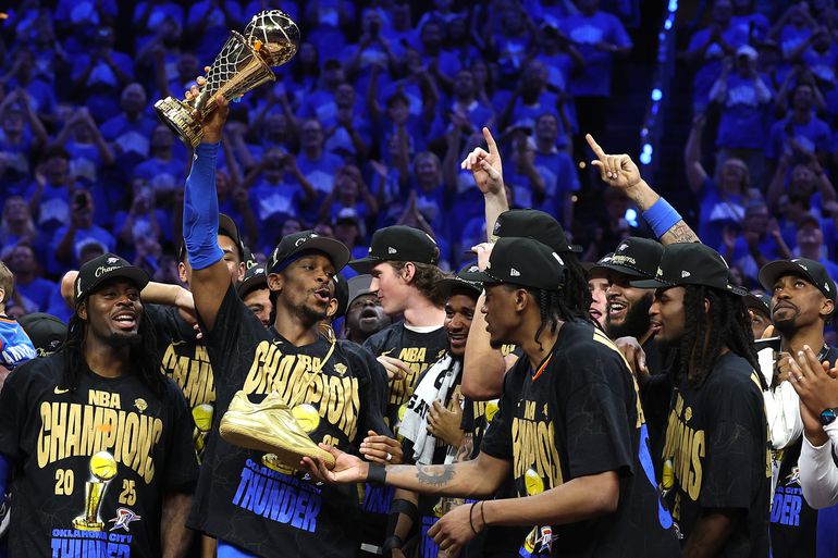 Prachtig einde aan sprookjesfinale NBA: club pakt voor het eerst in 45 jaar de titel