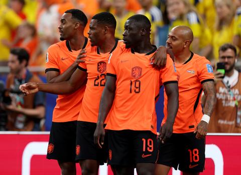 Bondscoach Ronald Koeman krijgt advies over Memphis Depay en Brian Brobbey op WK: 'Dáár heb je wat aan'