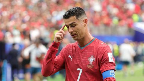 Cristiano Ronaldo slaat keihard terug naar critici: 'Jullie proberen me te vermoorden, maar het is zinloos'