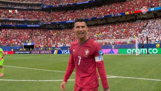 Cristiano Ronaldo schreeuwt drie veelzeggende woorden in de camera op WK voetbal