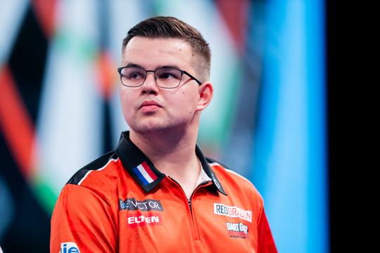Zorgen om topdarter Gian van Veen: 'Dat heeft hij niet'