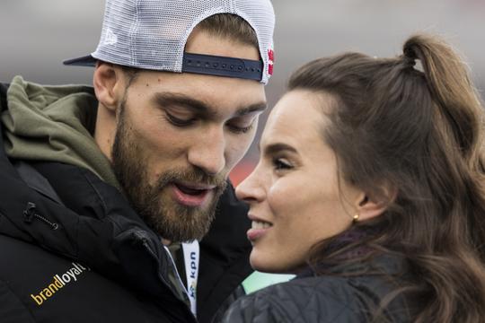 Topschaatser Kjeld Nuis en ex-vriendin duiken op bij sportief uitje van zoon Jax
