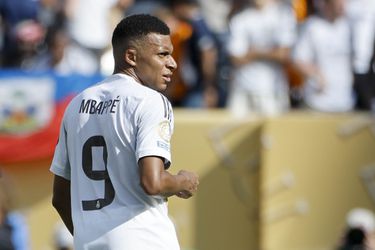 Topvoetballer Kylian Mbappé treedt door verandering in voetsporen van Wesley Sneijder bij Real Madrid