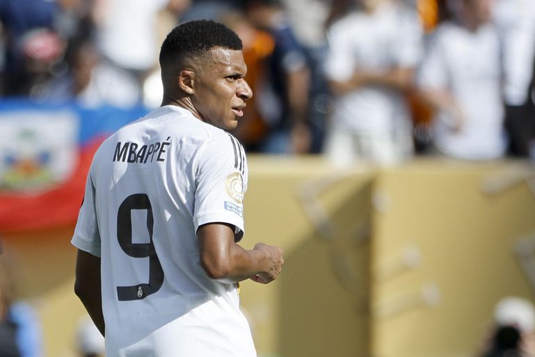 Topvoetballer Kylian Mbappé treedt door verandering in voetsporen van Wesley Sneijder bij Real Madrid