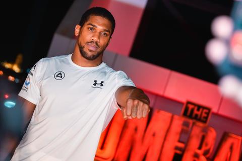 Boksicoon Anthony Joshua (36) keert terug in de ring na tragisch verlies: 'Mijn emoties komen later wel'
