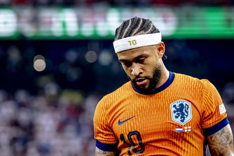 Clubloze Memphis Depay krijgt opvallende tip: 'Dat is beter dan alleen rondjes rennen over de boulevard'