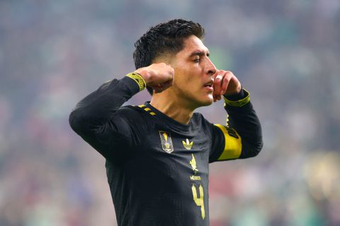 Ajax laat Mexicaan definitief lopen: Edson Alvarez officieel gepresenteerd bij Turks topclub