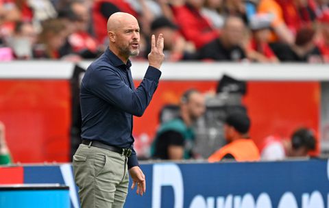 Valse start voor Erik ten Hag: flinke deceptie bij Bundesliga-debuut voor Bayer Leverkusen