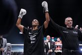 Levi Rigters na zijn overwinning op Jamal Ben Saddik. © Glory