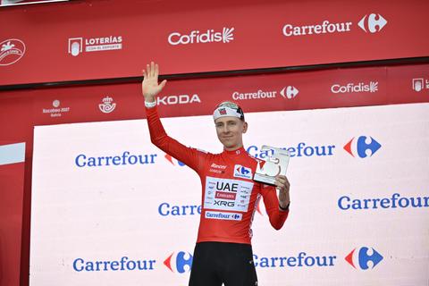 Live etappe 2 Vuelta | Tadej Pogacar moet vrezen voor Wout van Aert in strijd om rode trui