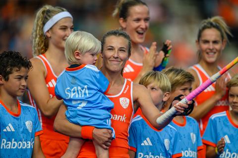 Nederlandse hockeysters beleven bijzonder moment op WK: 'Mooi getal om mee te stoppen'