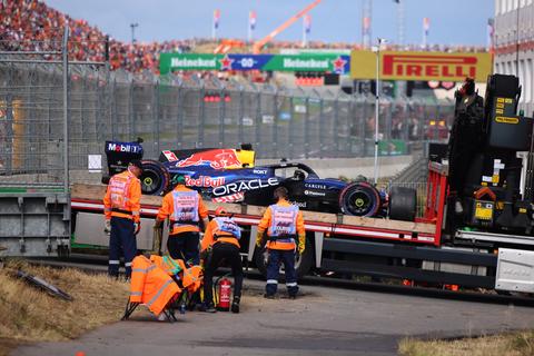 Live Formule 1 | Laatste GP van Nederland krijgt meteen enorme domper met uitvallen Max Verstappen en rode vlag