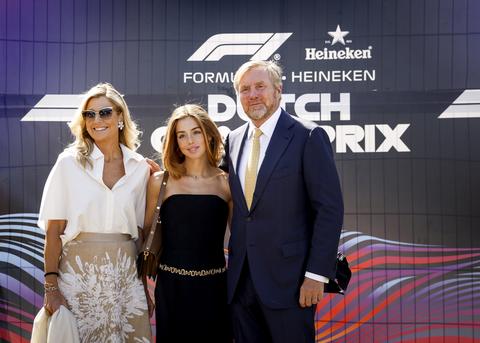 Prinses Alexia straalt bij Grand Prix van Nederland op circuit Zandvoort, veel royals aanwezig