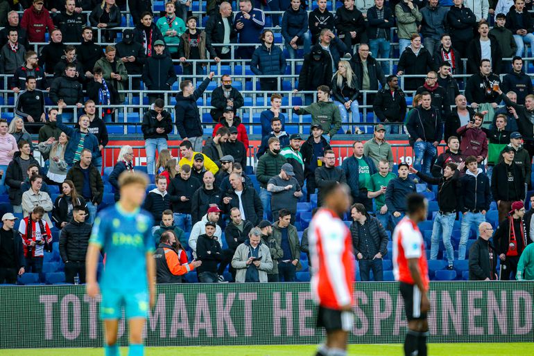 'Tegenover zo'n grote doorgesnoven beer': vakbond roept Feyenoord op om naar veiligheid te kijken