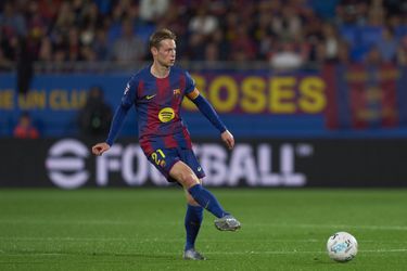Frenkie de Jong moet salaris inleveren bij FC Barcelona: 'Er wordt aan gewerkt'