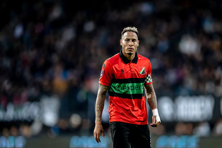 Tjaronn Chery (37) blijft verbazen: middenvelder na twee jaar terug in nationale selectie