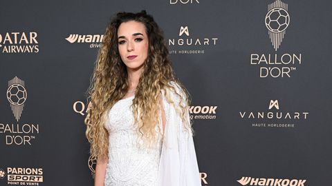 Rouwende weduwe van Diogo Jota op rode loper bij Ballon d'Or voor emotioneel eerbetoon