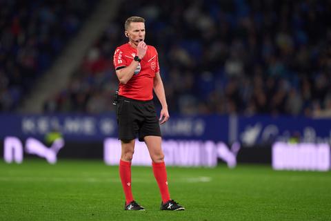 Oranje-bondscoach Xavi Hernández werd eerder bestraft door scheidsrechter bij Nederland - Duitsland