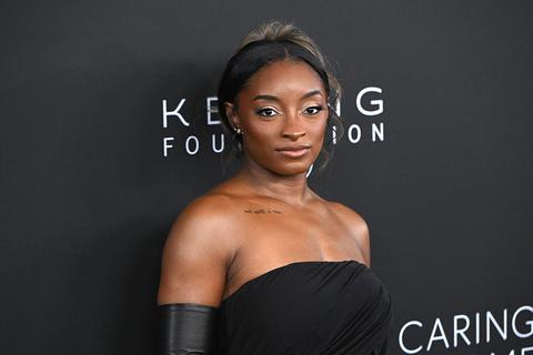 Turnicoon Simone Biles (29) krijgt opnieuw tegenslag te verwerken na bijna-doodervaring: 'Ze kwamen ons huis binnen'