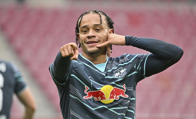 RB Leipzig riskeert straf door Xavi Simons: verboden drankje wordt na één slok van hem afgepakt