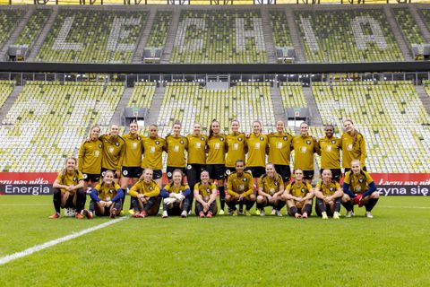 Nieuwe bondscoach Oranje Leeuwinnen schuift belangrijk besluit voor zich uit: 'Meer tijd nodig'