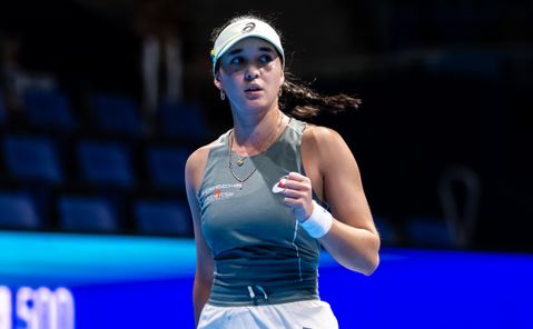 Populaire tennisster (23) doet boekje open over bizarre berichten: ‘Leuk, tot het dat niet meer is’