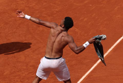 Tennisser die wordt beschuldigd van 'nepblessure' neemt drastisch besluit