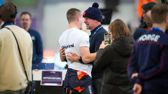 Topschaatser Joep Wennemars volgt vader Erben op met bijzonder moment, broertje Niels helpt handje mee