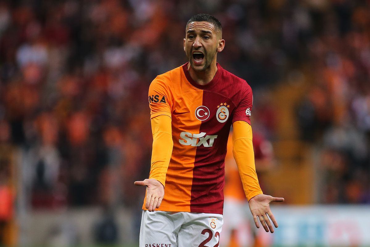 Hakim Ziyech met de misser van het weekend bij winnend Galatasaray