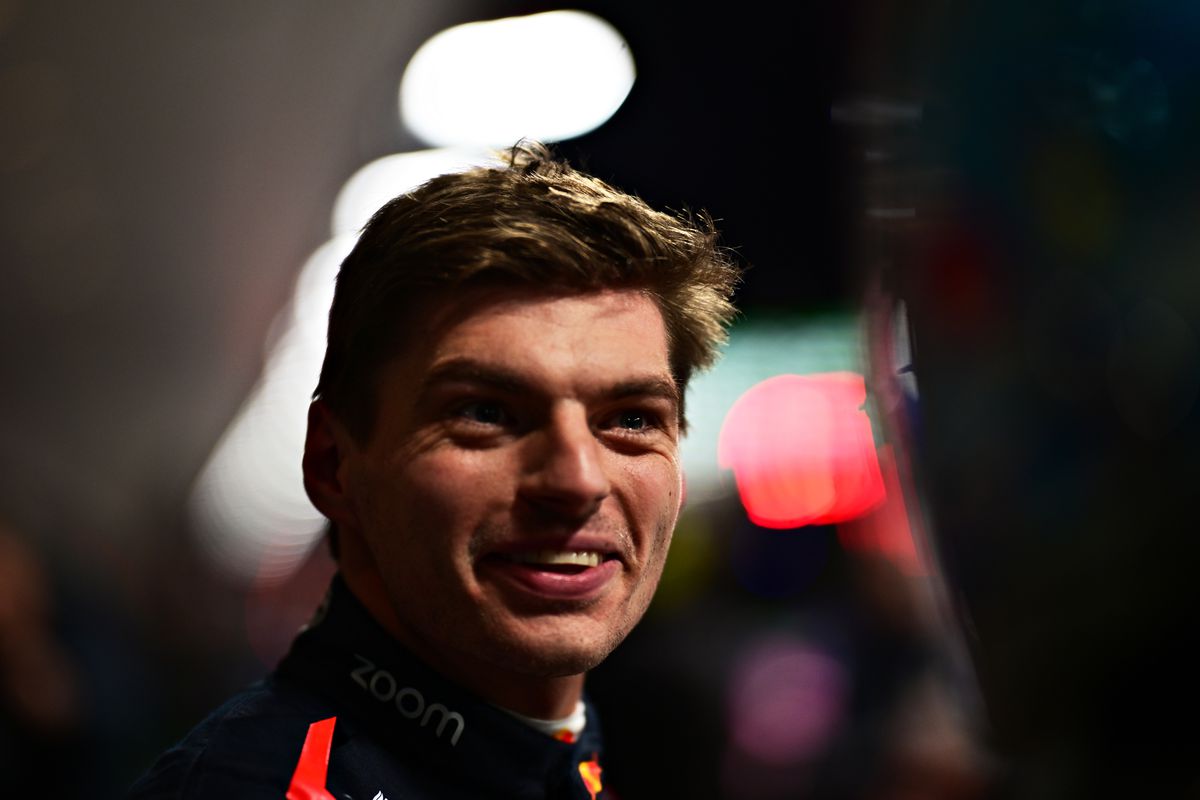 Max Verstappen lacht zich rot om verhalen over blunder van Red Bull: 'Dan ben je een pannenkoek'