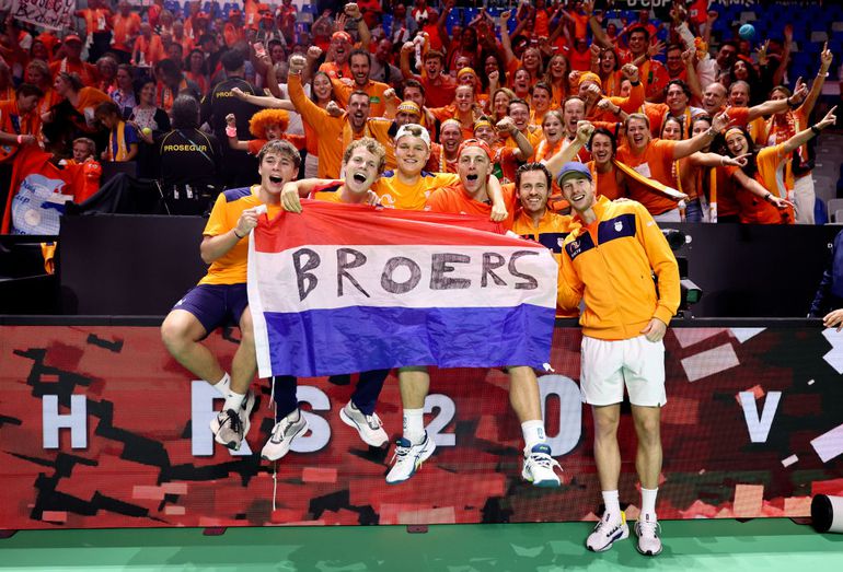 TV-gids Davis Cup-finale: op deze zender kijk je vanmiddag live naar Nederland - Italië