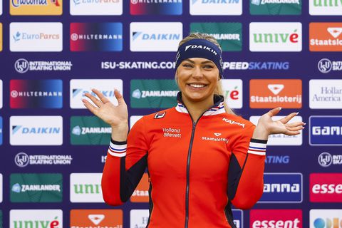 Jutta Leerdam beloont verloofde Jake Paul na drukke dag met sportief hoogtepunt bij World Cup in Calgary